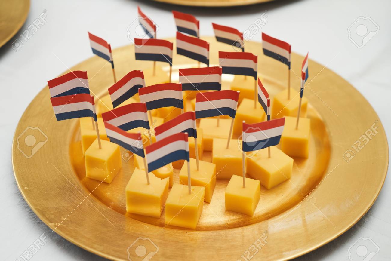 Cubos de queso holandés